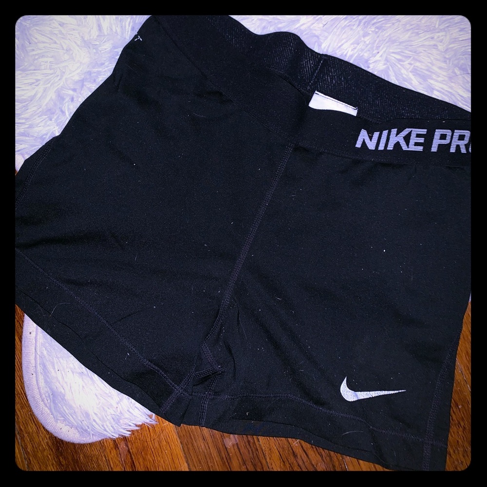 *accepting offers* Nike Pro